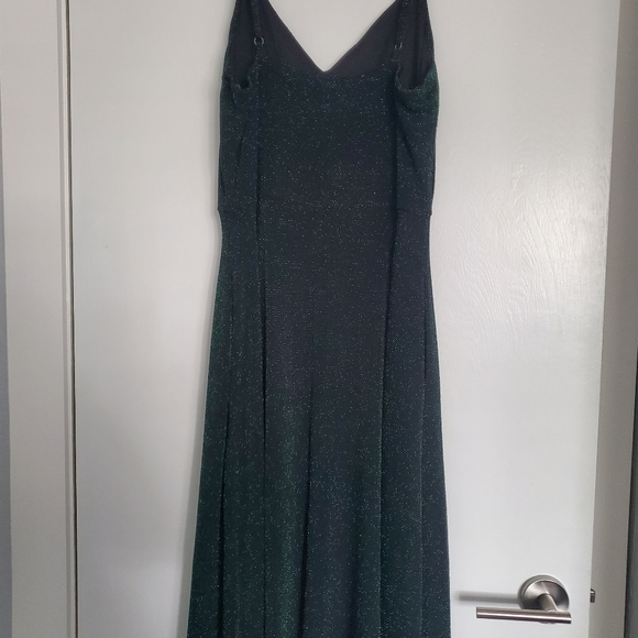 NWOT Socialite green and black sparkle spaghetti strap dress with inside lining. - Picture 8 of 11